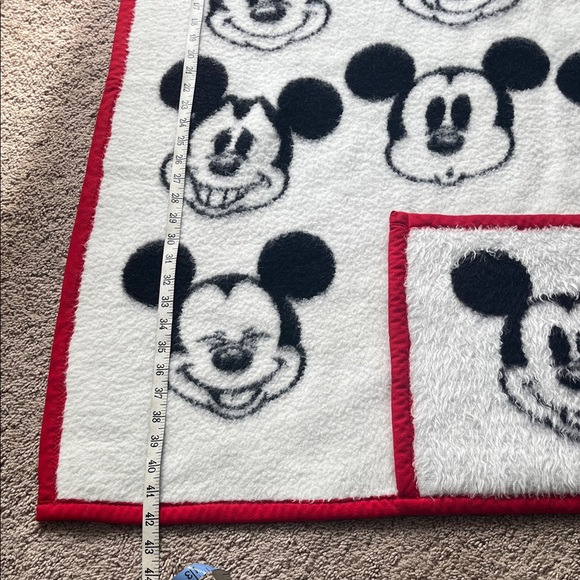 Mickey Mouse Vintage Patterned Blanket - Picture 9 of 13